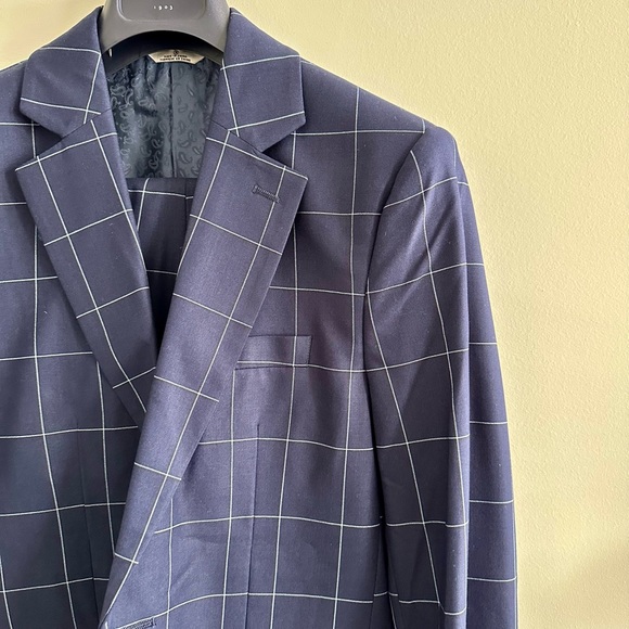 Slim Fit Suit - Picture 2 of 3